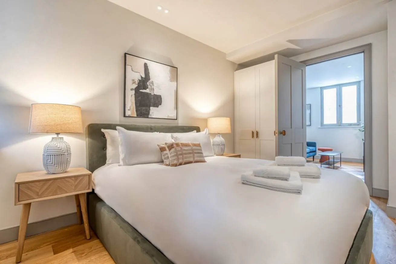 Stylish Two-Bedroom Apartment 8